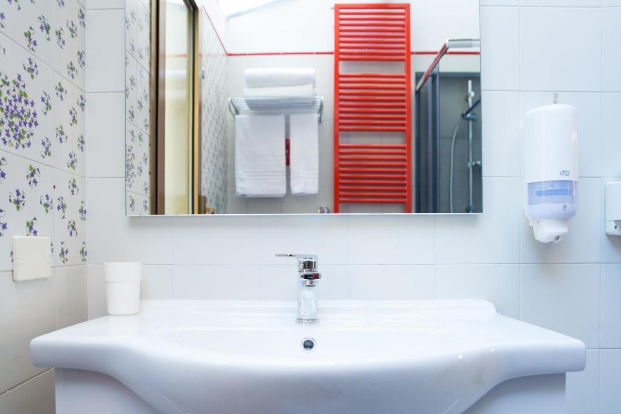 8- Tourist House Bologna - Light House - Self Check-In Apartment ภายนอก รูปภาพ